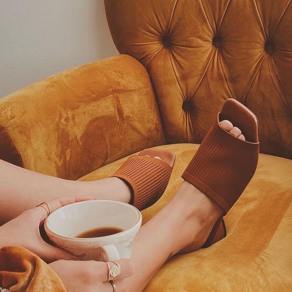 BLOGGER FAVE! slip on sandal - Picture 8 of 9